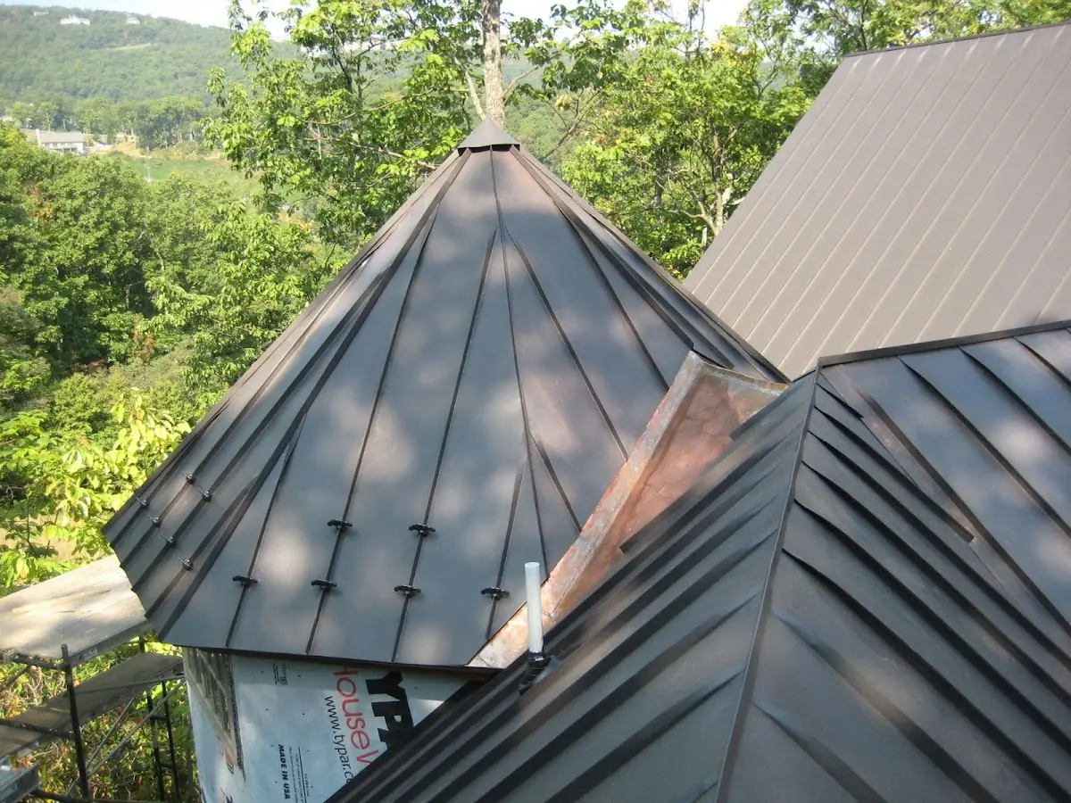 Professional Roof Tarp Installation by Craftsman Roofing in Ravenwood